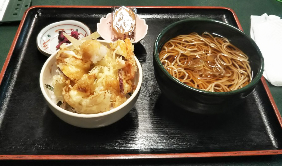 蕎麦とご飯のセット