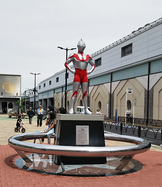 駅前のウルトラマン